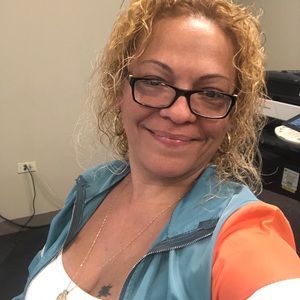 Meet your Posher, Raquel